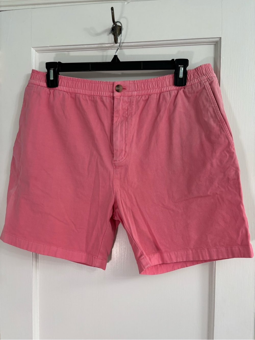 Vineyard Vines Men's Flat-Front Shorts in Pink